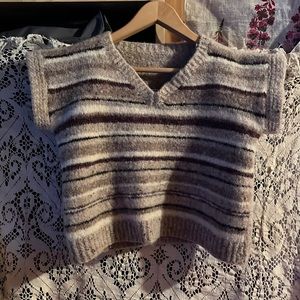 Crop top tightly hand knitted wool cardigan